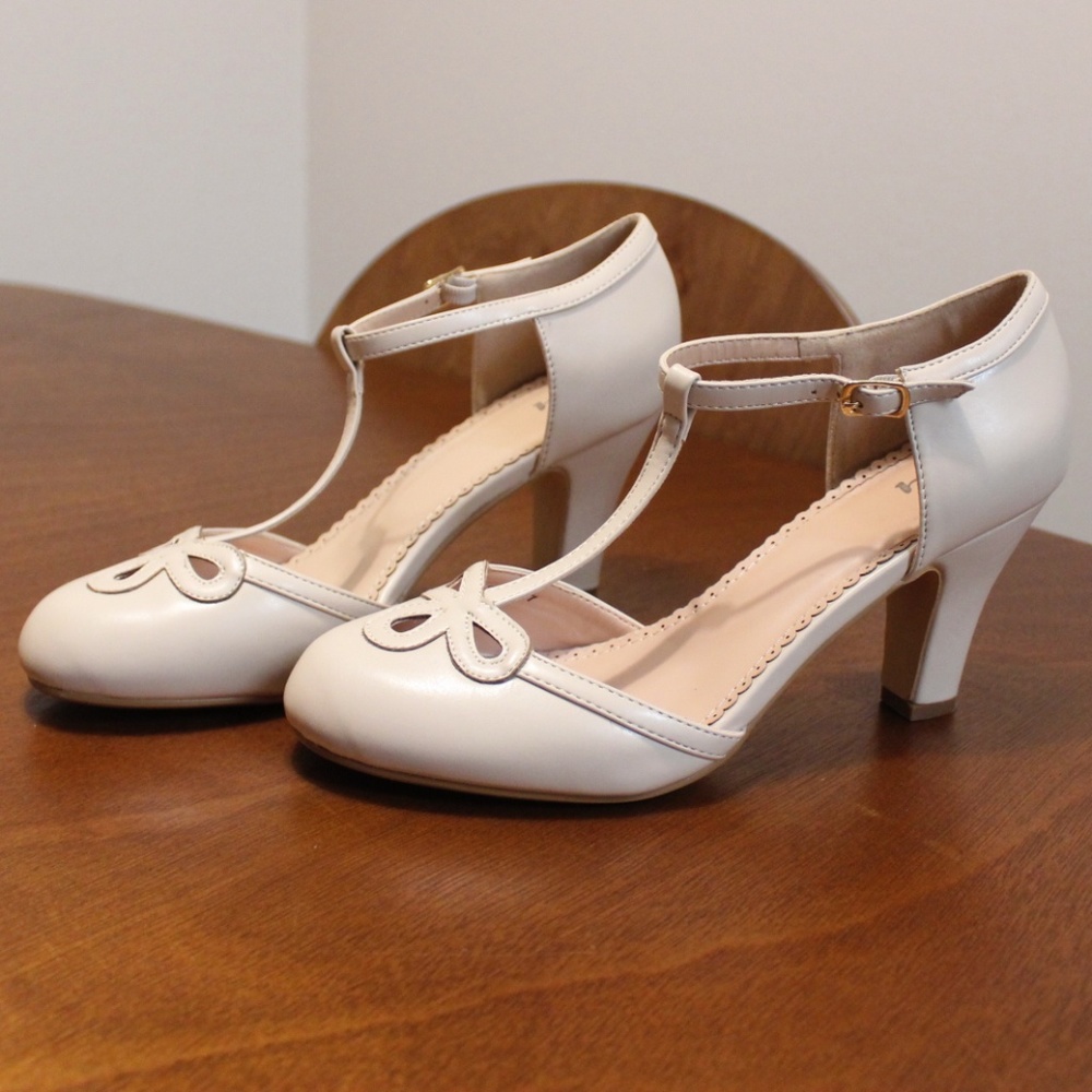 T-strap Mary Jane pumps- NEW!
